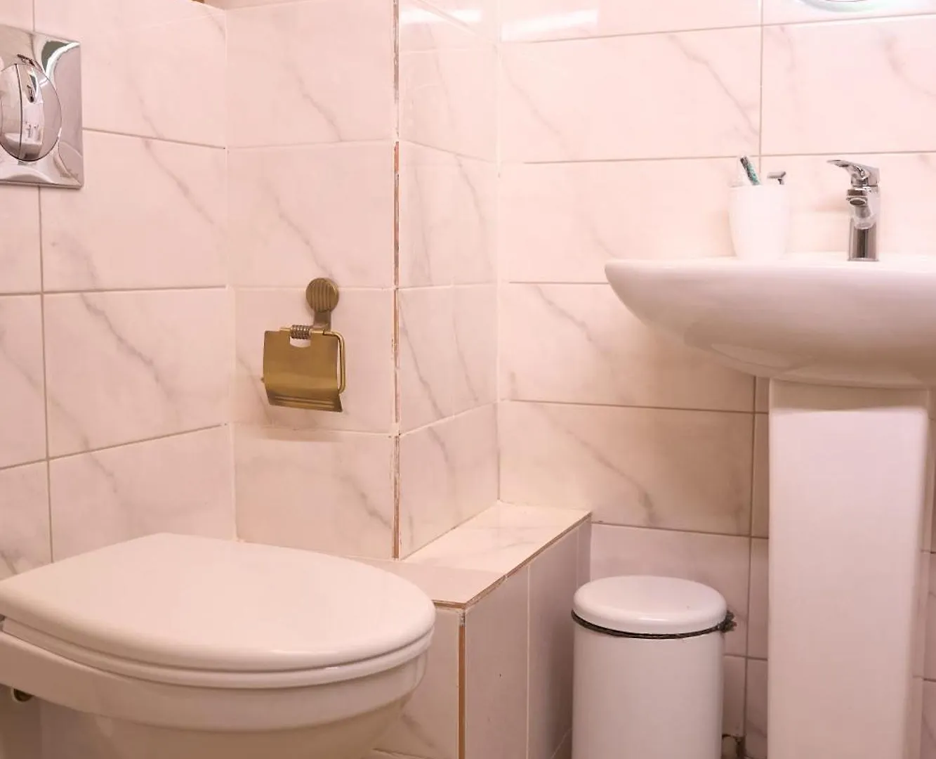 Royal Max Hotel & Spa الماتي