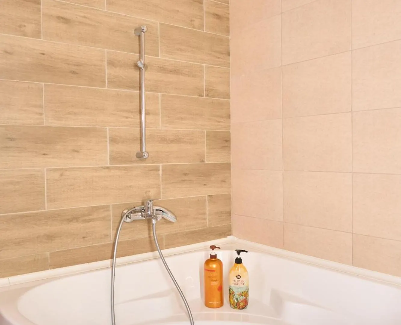 Royal Max Hotel & Spa الماتي بيت ريفي