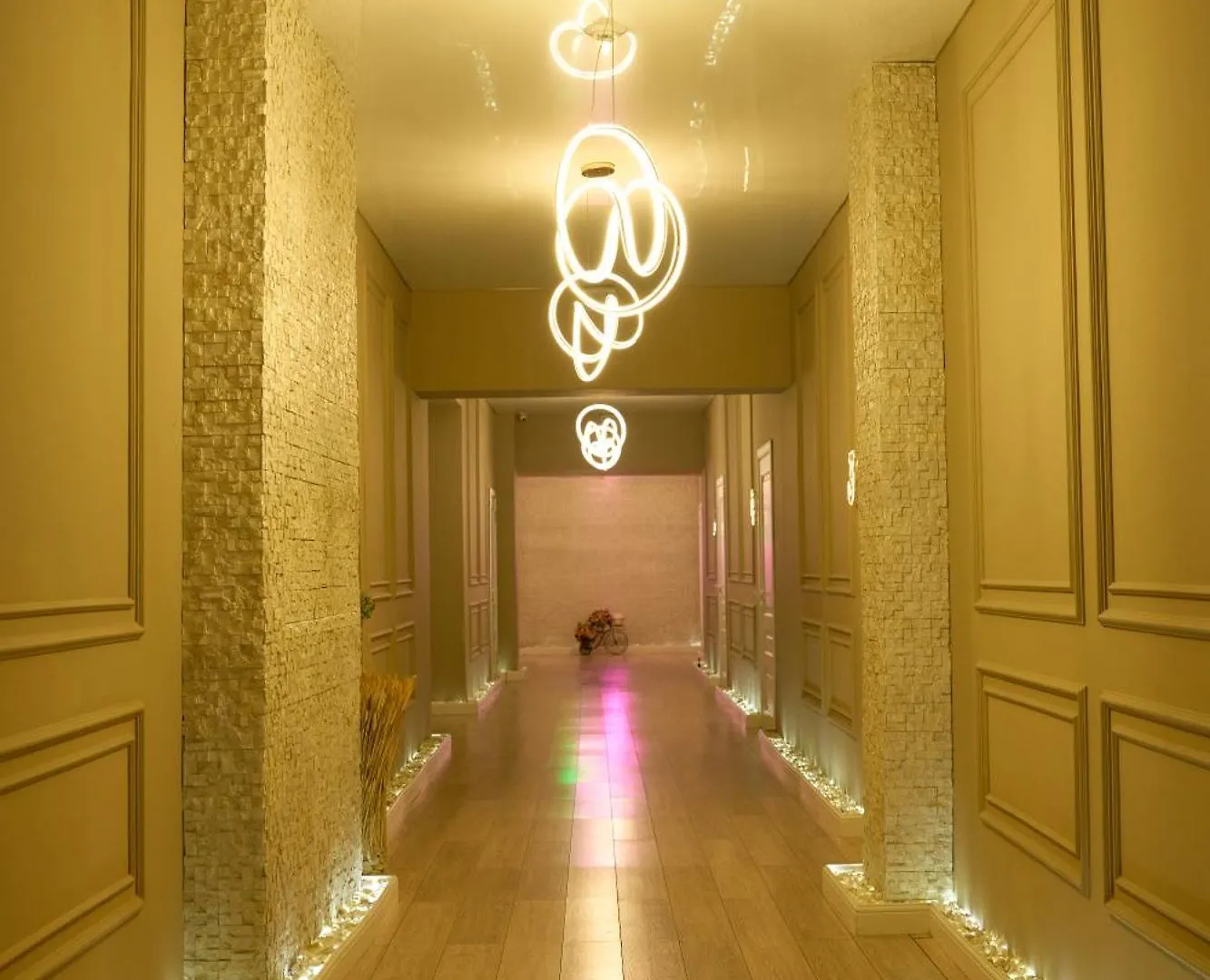 Royal Max Hotel & Spa Almaty